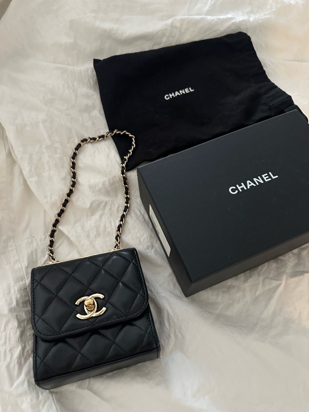 CHANEL Black Quilted Lambskin Mini Crossbody with Gold Chain - Picture 3 of 12